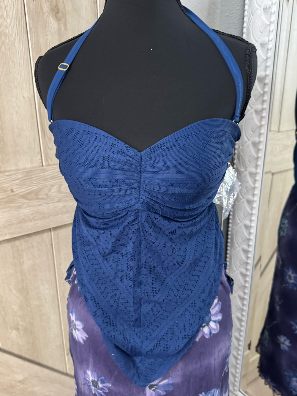 BLEU ROD BEATTIE Halter Top - Size 6